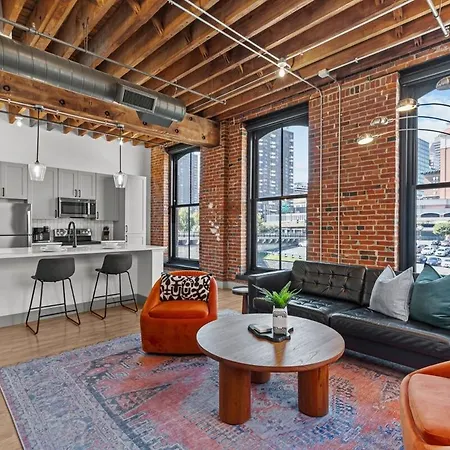 Sunny & Spacious Loft - Perfect For Work And Play!